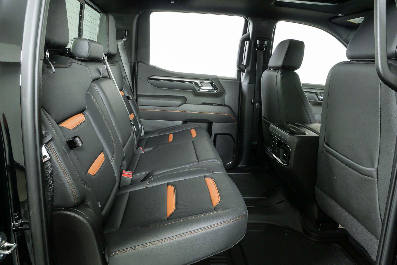 Certified 2026 GMC Sierra 1500 AT4 w/ Technology Package AWD/4WD image 24