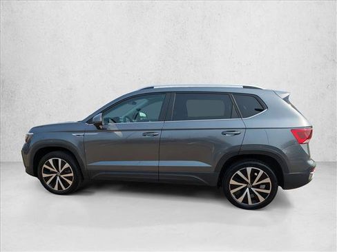 Used 2024 Volkswagen Taos SE FWD image 9