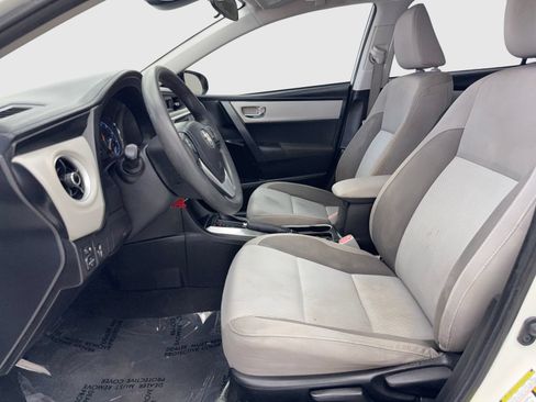 Used 2019 Toyota Corolla LE FWD image 17