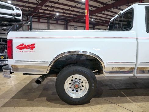 Used 1993 Ford F150 XLT image 9
