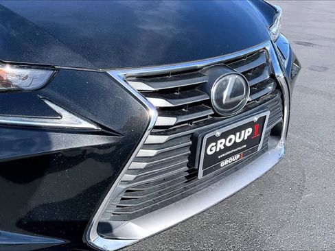 Used 2017 Lexus IS 200t image 29