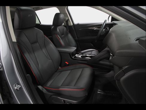 Used 2023 Buick Envision Essence w/ Sport Touring Package AWD/4WD image 18