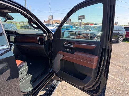 Used 2025 GMC Sierra 1500 Denali Ultimate AWD/4WD image 53