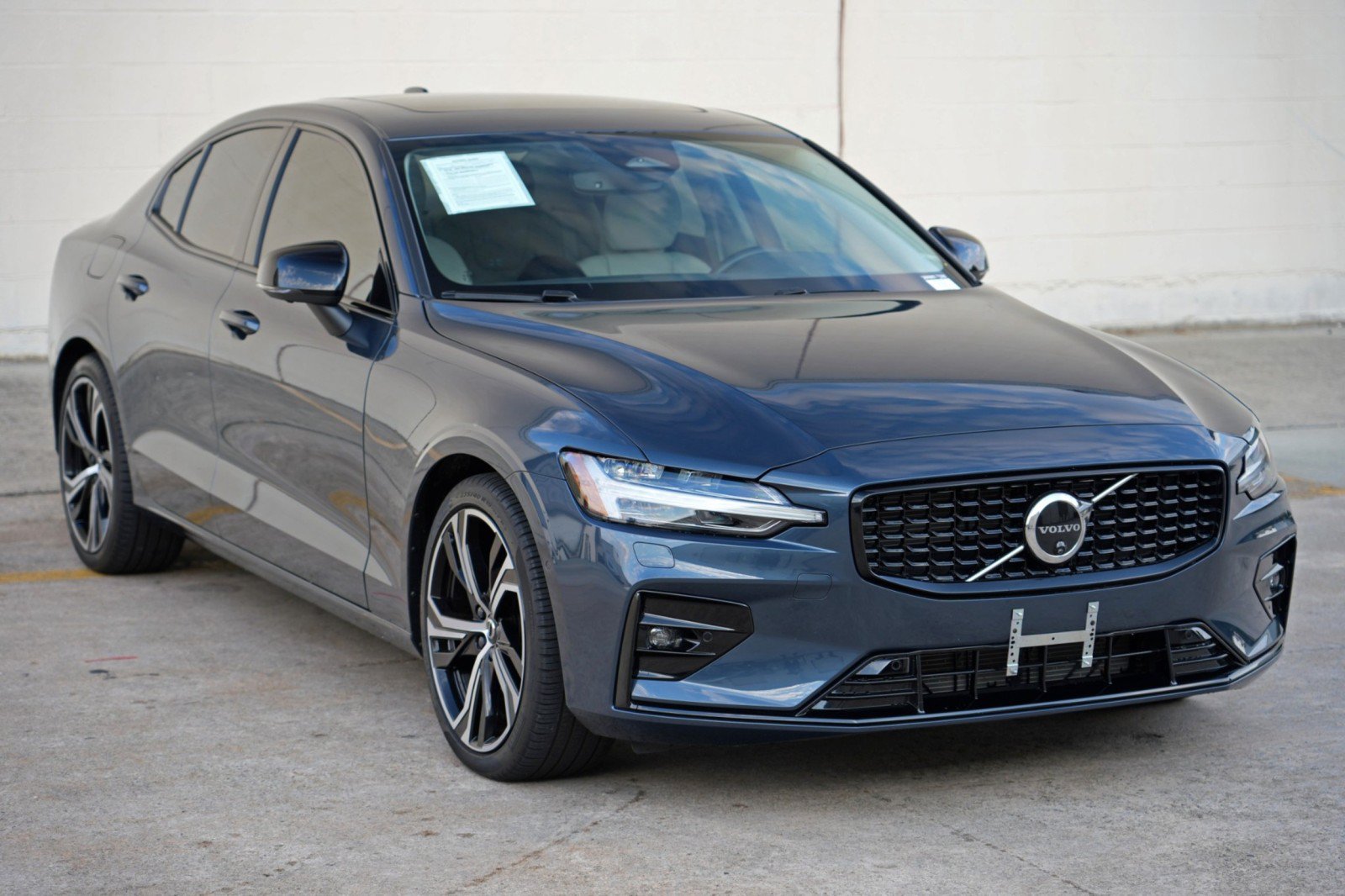Used 2025 Volvo S60 B5 Plus w/ Climate Package FWD image 58