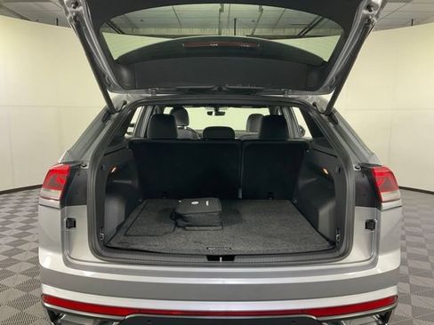 Used 2020 Volkswagen Atlas Cross Sport SE AWD/4WD image 31