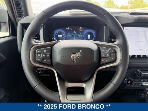 Used 2025 Ford Bronco Badlands AWD/4WD image 53