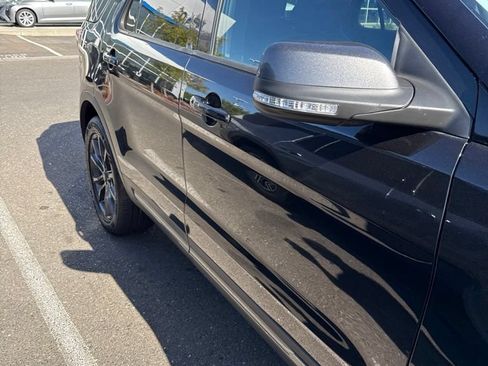 Used 2019 Ford Explorer XLT w/ Equipment Group 202A FWD image 5