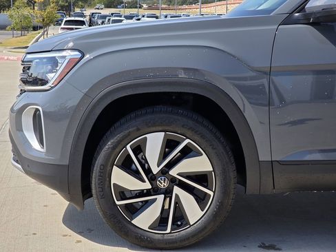 New 2026 Volkswagen Atlas SE FWD image 6