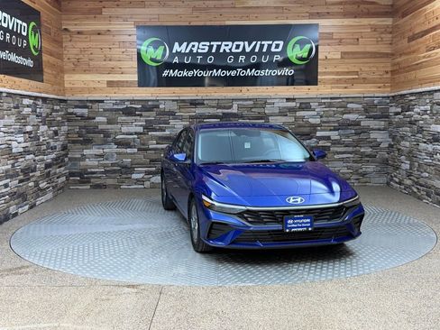 Certified 2024 Hyundai Elantra SEL image 2