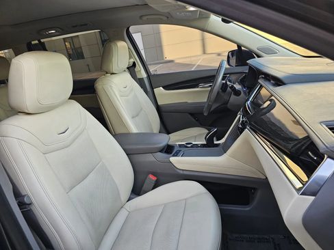 Used 2020 Cadillac XT6 Premium Luxury image 22