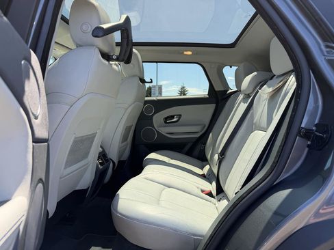 Used 2019 Land Rover Range Rover Evoque SE AWD/4WD image 15
