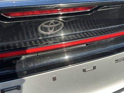 Used 2024 Toyota Prius LE image 5