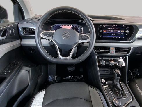 Used 2024 Volkswagen Taos SEL AWD/4WD image 6
