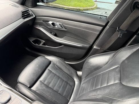 Used 2021 BMW 330i Sedan w/ M Sport Package RWD image 22
