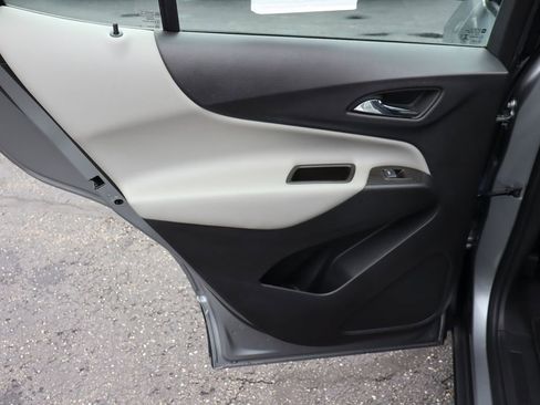 Used 2023 Chevrolet Equinox LS w/ Midnight Edition FWD image 26