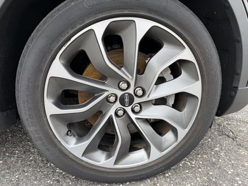 Used 2022 Lincoln Nautilus Reserve image 15