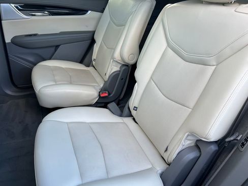 Certified 2025 Cadillac XT6 Premium Luxury image 12