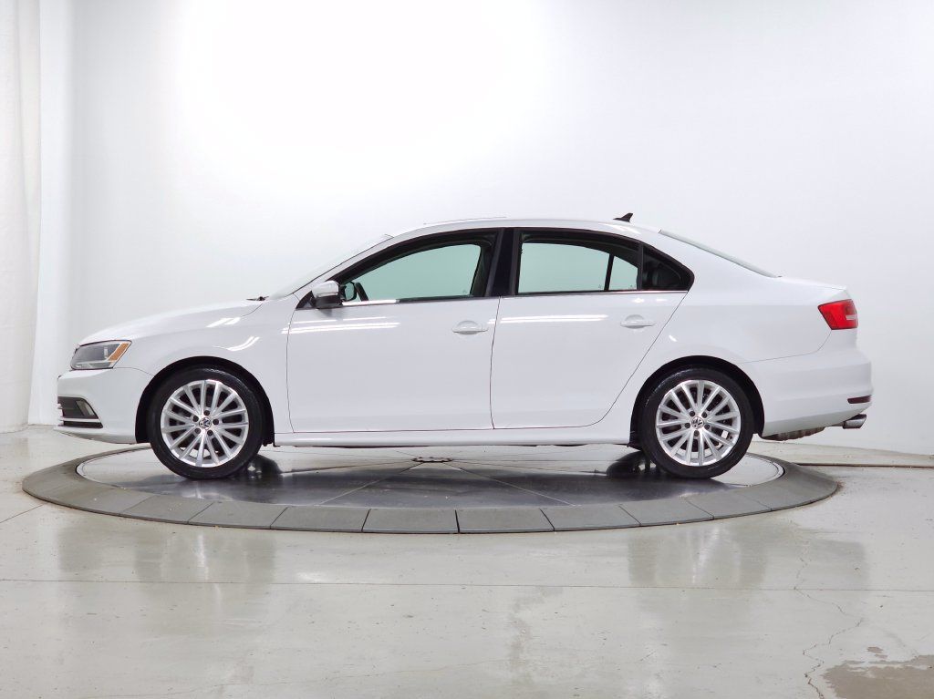 Used 2015 Volkswagen Jetta SE FWD image 4