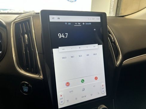 Used 2023 Ford Edge Titanium image 17