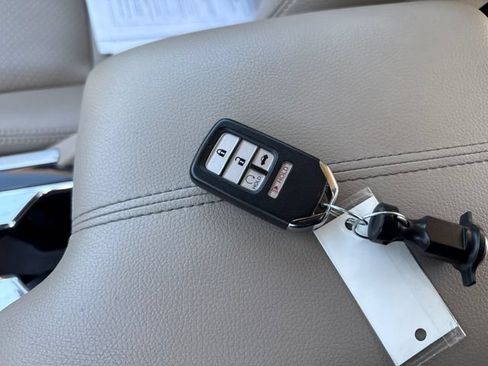 Used 2017 Honda Accord EX-L image 11
