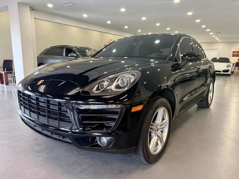 Used 2018 Porsche Macan Sport Edition image 3