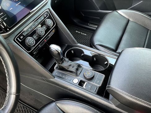 Used 2022 Volkswagen Atlas SE image 15