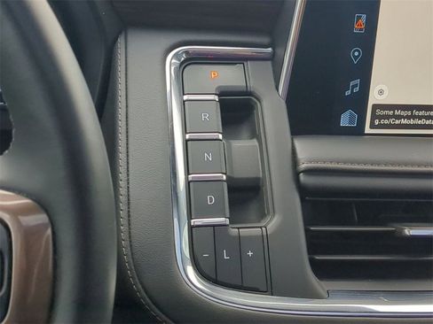 Used 2023 Chevrolet Suburban High Country image 20