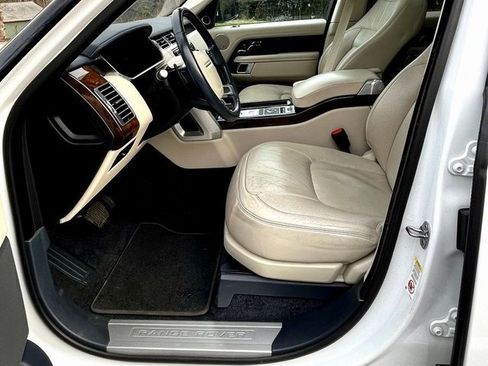 Used 2020 Land Rover Range Rover HSE image 5