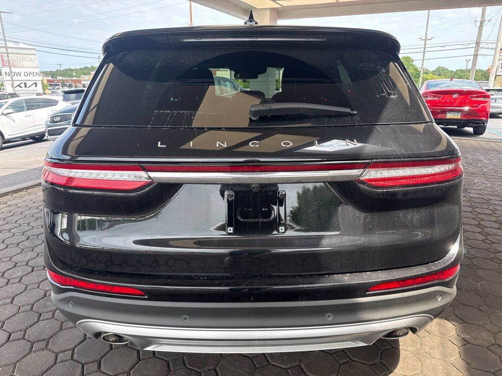 Certified 2025 Lincoln Corsair Reserve AWD/4WD image 6