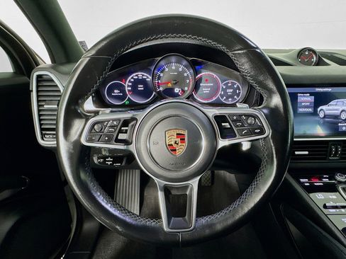 Used 2020 Porsche Cayenne image 11
