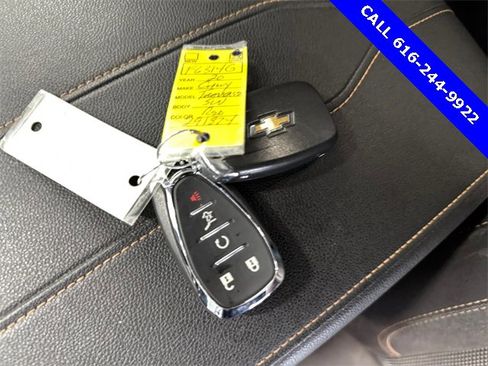 Used 2020 Chevrolet Traverse LT w/ Driver Confidence II Package image 26