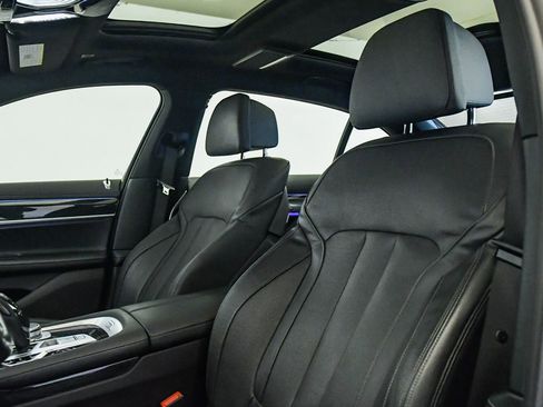 Certified 2022 BMW 740i w/ M Sport Package image 20