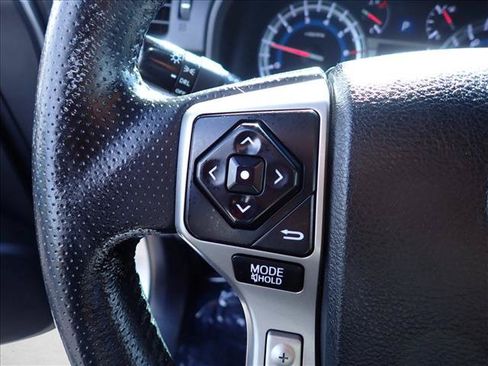 Used 2016 Toyota 4Runner SR5 AWD/4WD image 17