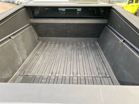 Used 2025 Tesla Cybertruck AWD Crew Cab image 30
