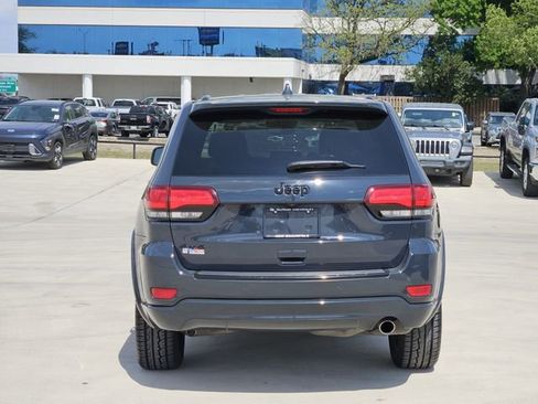 Used 2018 Jeep Grand Cherokee Altitude image 6