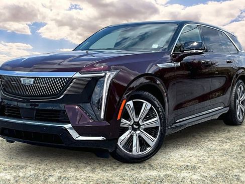 Certified 2025 Cadillac Escalade IQ Luxury 2 AWD/4WD image 3