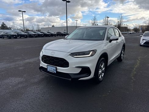 Used 2025 Honda HR-V LX image 3