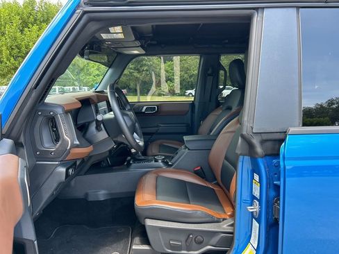 Used 2024 Ford Bronco Outer Banks image 9