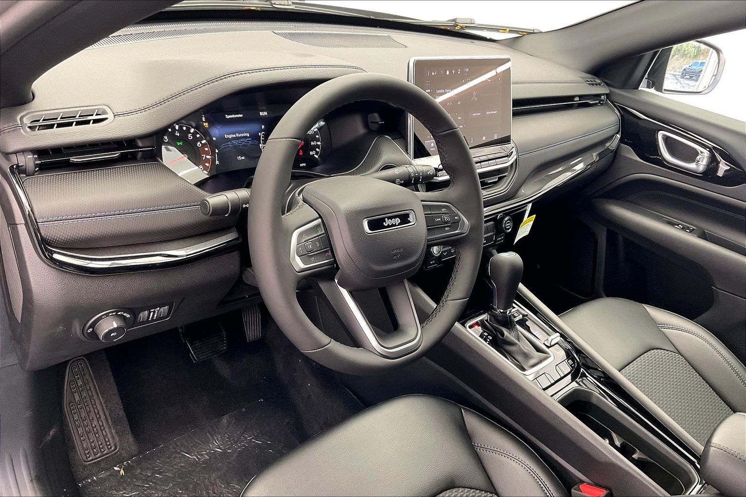 New 2026 Jeep Compass Latitude AWD/4WD image 4