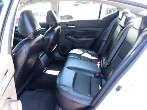Used 2024 Nissan Altima 2.5 SR FWD image 12