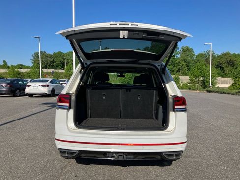 Used 2022 Volkswagen Atlas SEL Premium image 16