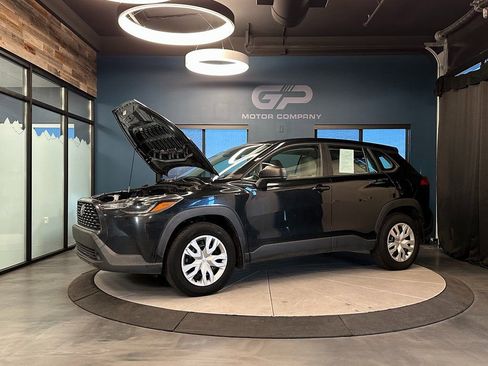 Used 2023 Toyota Corolla Cross L AWD/4WD image 22
