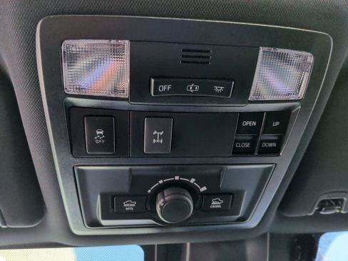 Used 2018 Toyota Tacoma TRD Off-Road image 29