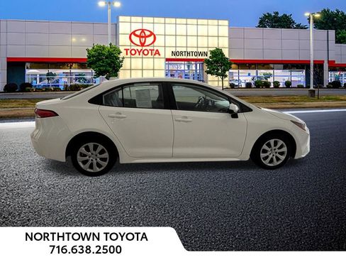 Used 2024 Toyota Corolla LE image 7