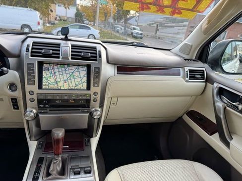 Used 2011 Lexus GX 460 image 24