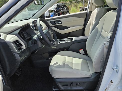 New 2026 Nissan Rogue SV w/ SV Premium Package image 4