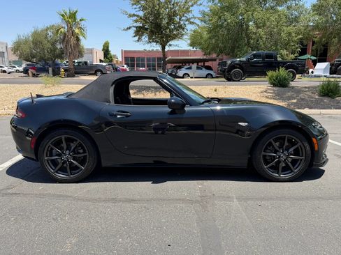 Used 2016 MAZDA MX-5 Miata Club RWD image 10