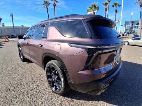 Used 2024 Chevrolet Traverse RS image 3