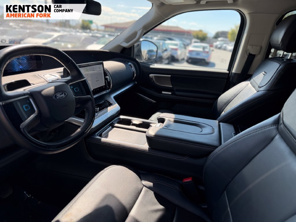 Used 2025 Ford Expedition Max Platinum AWD/4WD image 31