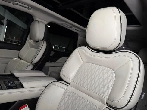 Used 2019 Lincoln Navigator Black Label w/ Cargo Package AWD/4WD image 33